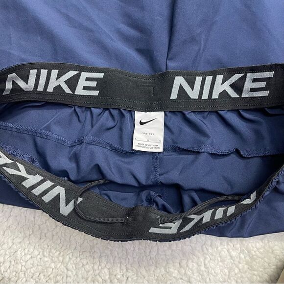 Nike Dri-Fit Standard Fit Men's
Navy Blue Activewear Shorts Size
Large Logo - Picture 6 of 9